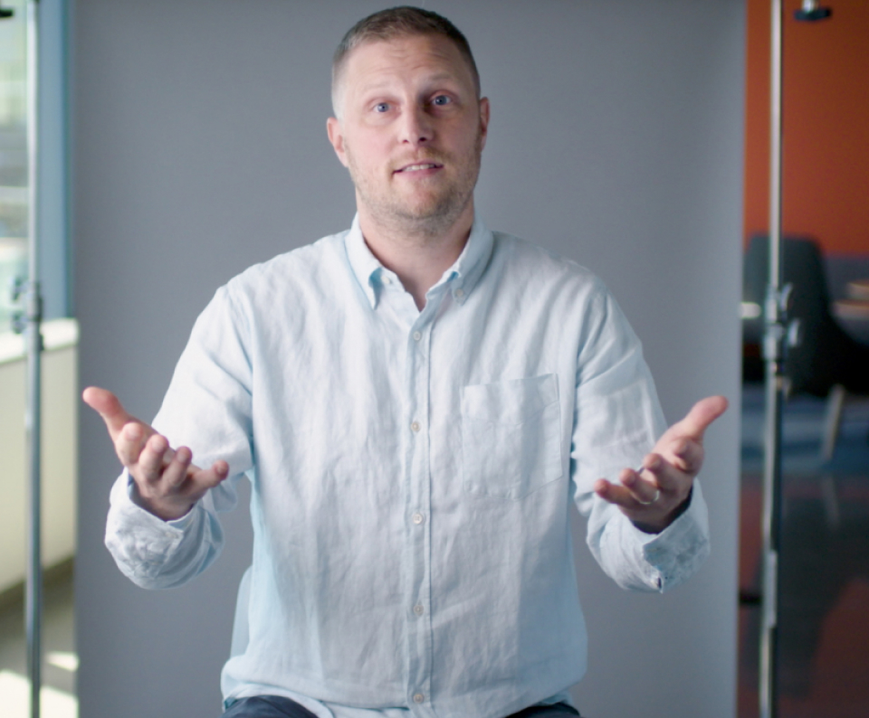 /content/dam/amazonclimatepledge/stories-assets/detail-stories/TED/ted-next-and-prev/Next-Previous-ted ep5-.jpg